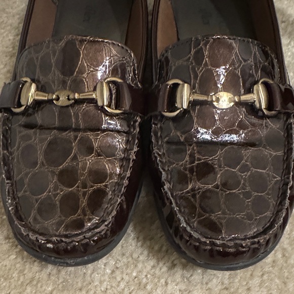Anne Klein Brown Croc-Patterned Loafers with Gold Detail - Picture 3 of 9